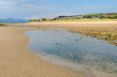Llandanwg beach